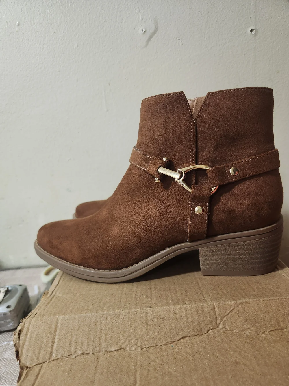 White Mountain Women's Brown Suede Ankle Boots
